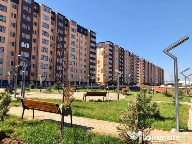 Apartament cu 2 camere decomandat în Roșu