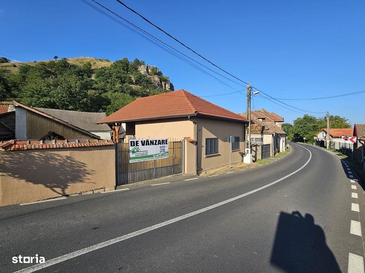 Casă cu 4 camere în Bobâlna
