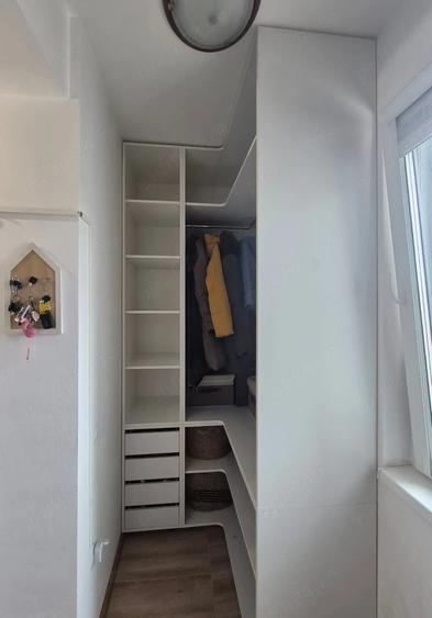 Apartament cu 3 camere decomandat în Florești