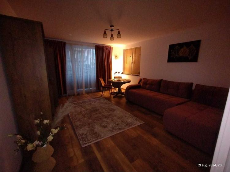 Garsonieră decomandată în Central