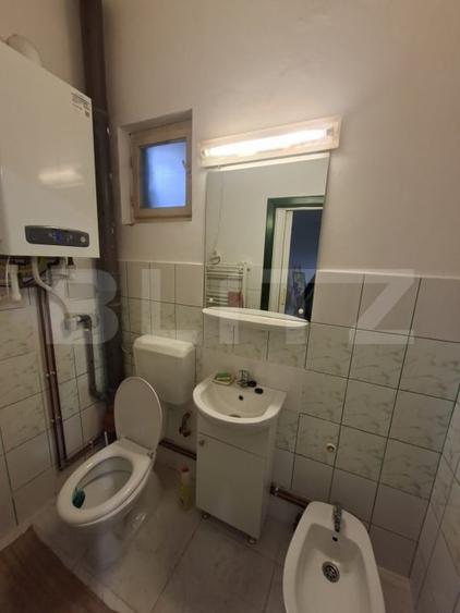 Casă individuală cu 2 camere cu Canalizare în Central