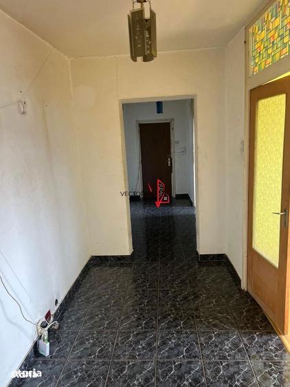 Apartament cu 4 camere decomandat în Colentina