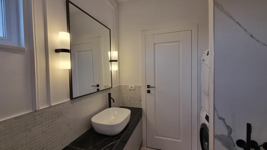Apartament cu 3 camere decomandat, mobilat în Tineretului