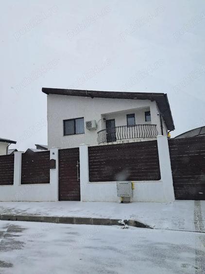 Casă cu 4 camere cu Teren 300 Mp în Central