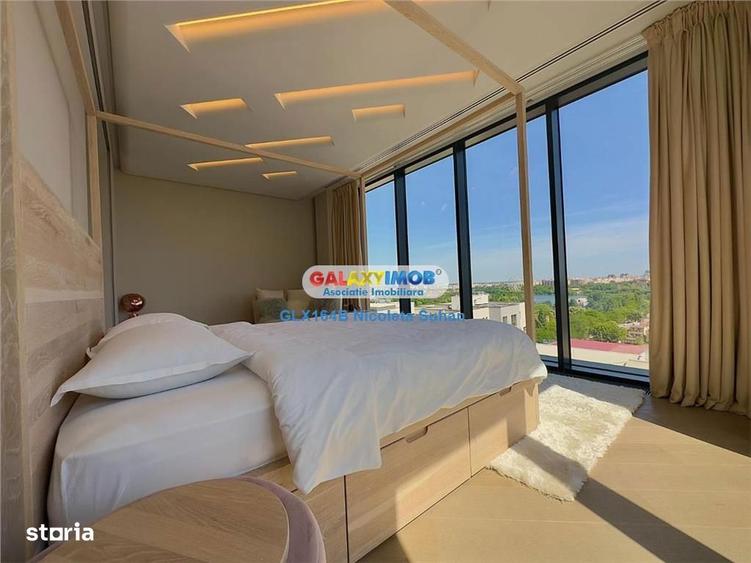 Apartament cu 5 camere decomandat în Tei