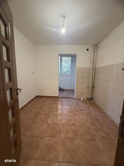 Apartament cu 3 camere semidecomandat în Liviu Rebreanu