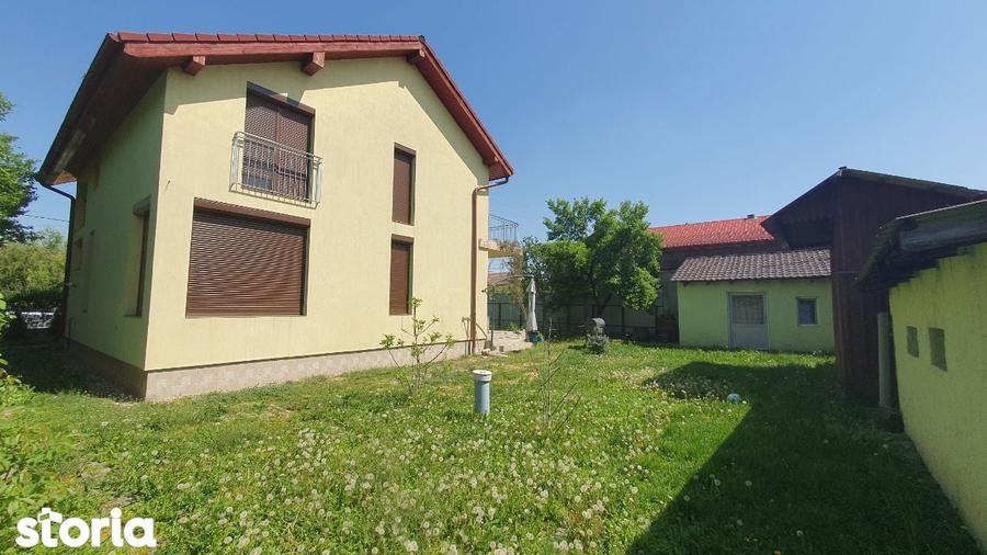 Casă cu 5 camere cu Teren 500 Mp în Ronaț