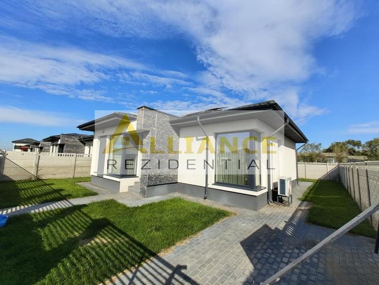 Casă individuală cu 3 camere cu Canalizare în Berceni