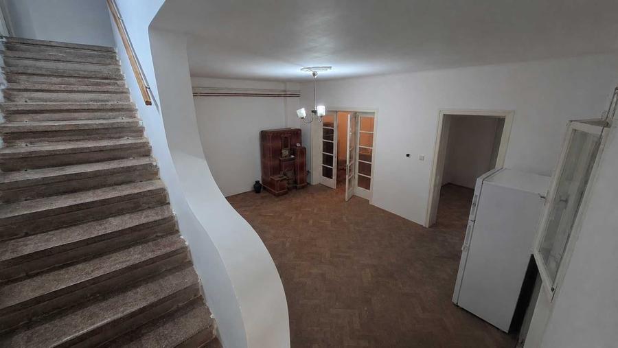 Casă cu 4 camere în Cotroceni