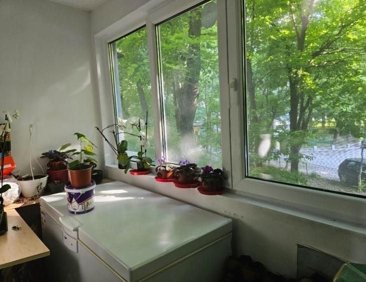 Apartament cu 3 camere semidecomandat în Alexandru Obregia