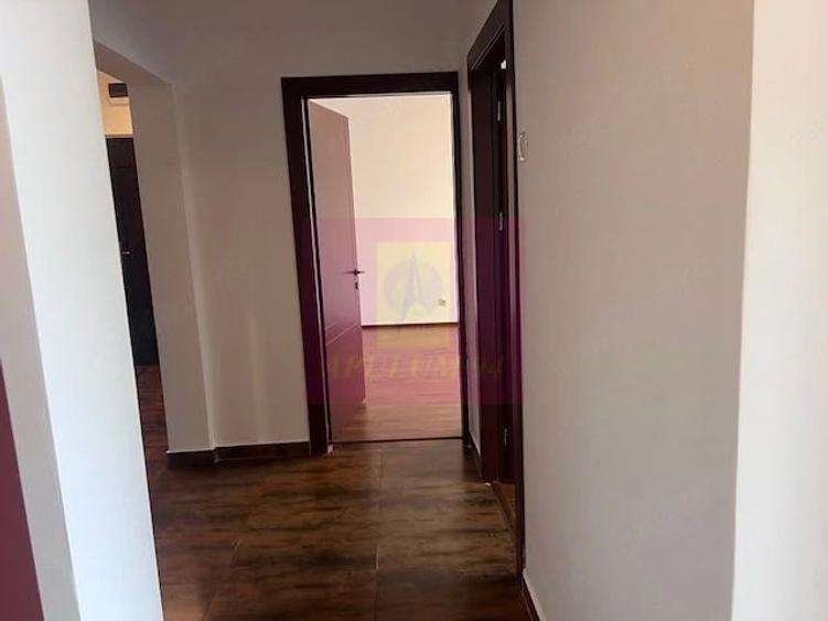 Apartament cu 3 camere decomandat în 1 Mai