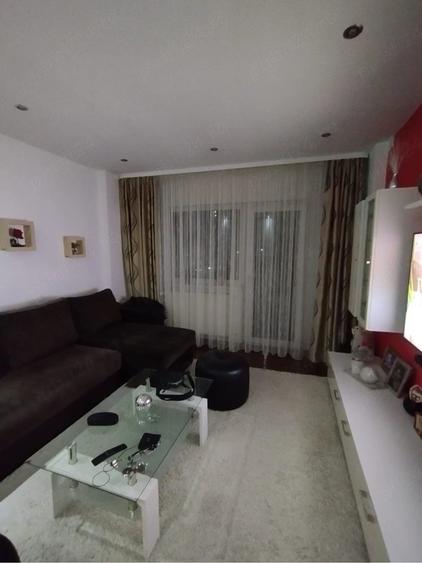 Apartament cu 2 camere decomandat în Decebal