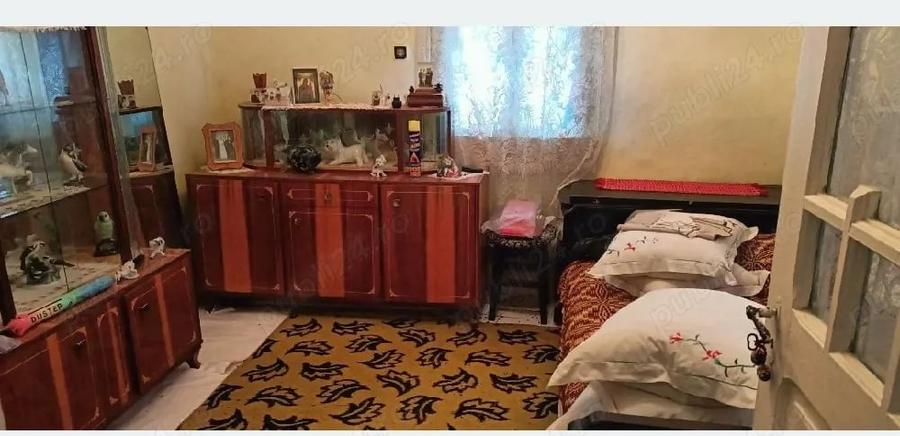 Casă cu 5 camere cu Teren 1800 Mp în Unirea