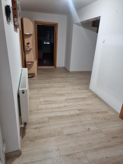 Casă individuală cu 6 camere cu Canalizare în Iaslovăț