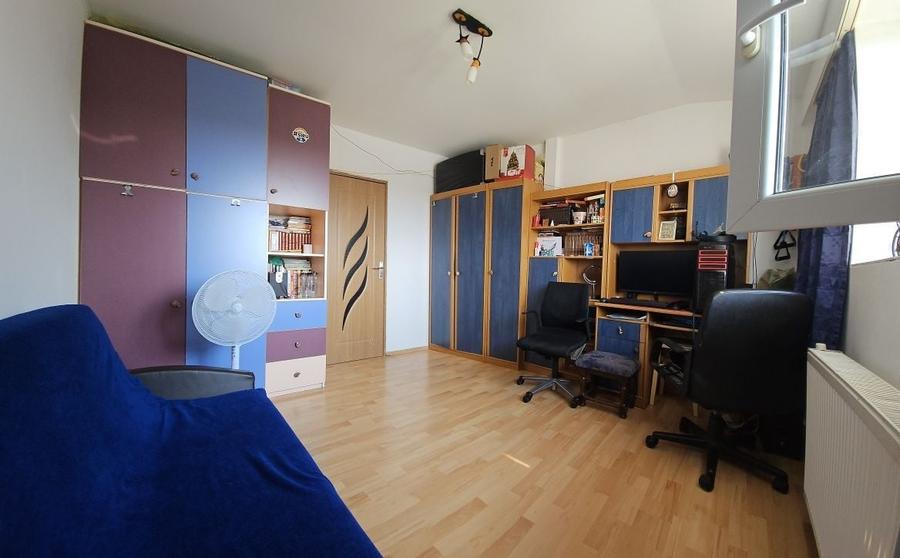Apartament cu 2 camere decomandat în Lipovei