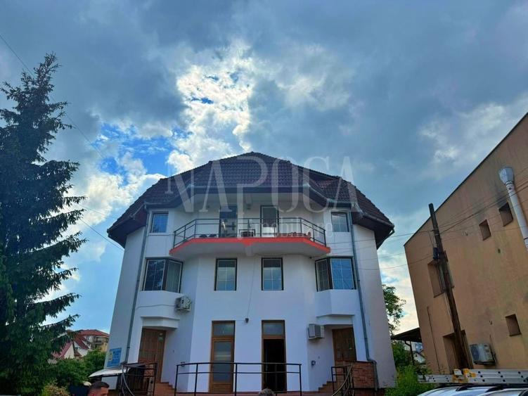 Casă individuală cu 16 camere cu Canalizare în Andrei Mureșanu