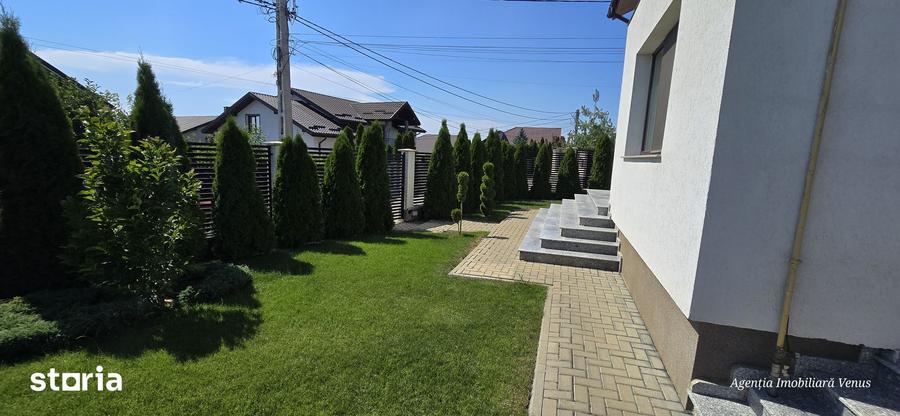Casă cu 4 camere cu Teren 500 Mp în Central