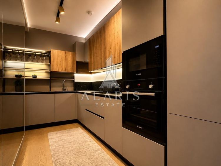 Apartament cu 3 camere semidecomandat, mobilat în Take Ionescu