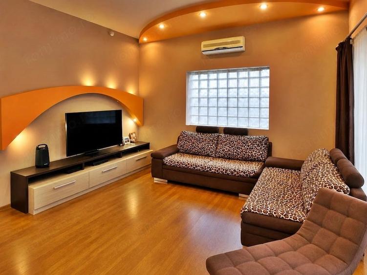 Casă cu 4 camere cu Teren 298 Mp în Rogerius