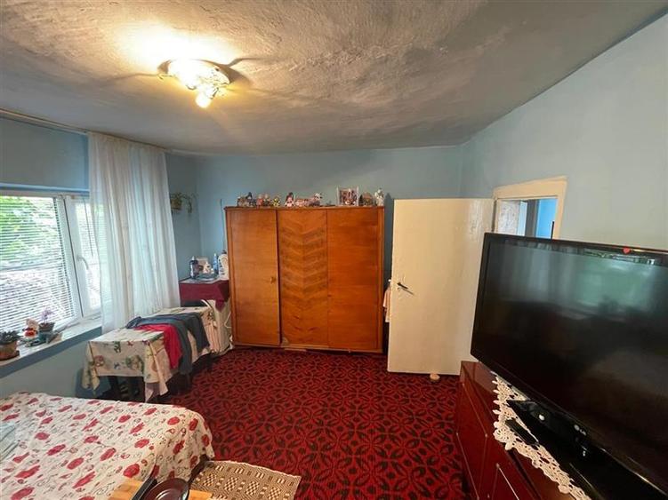 Casă individuală cu 3 camere cu Canalizare în Central