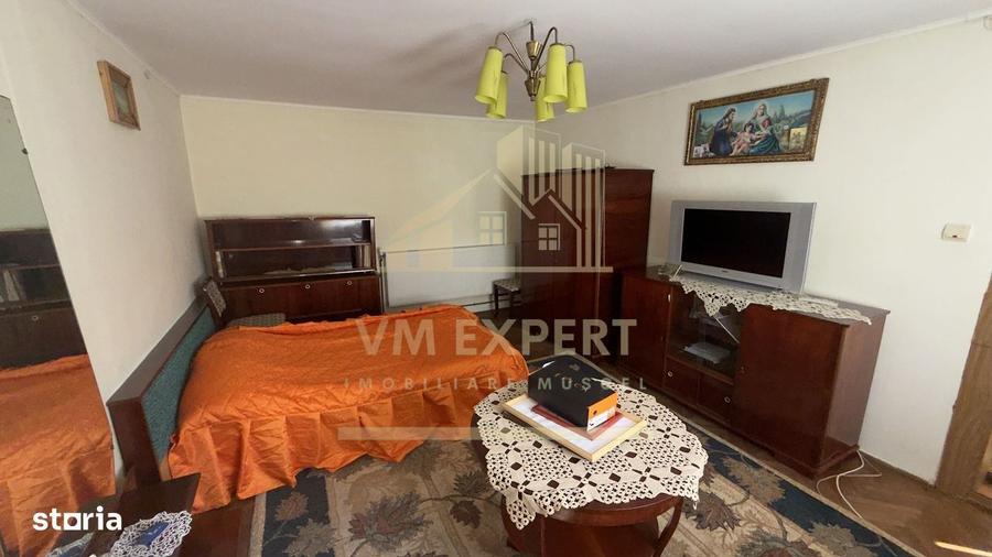 Casă cu 4 camere cu Teren 1316 Mp în Lerești