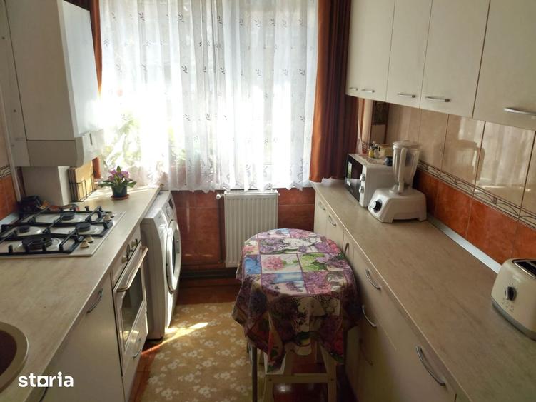Apartament cu 4 camere semidecomandat în Țiglina 3