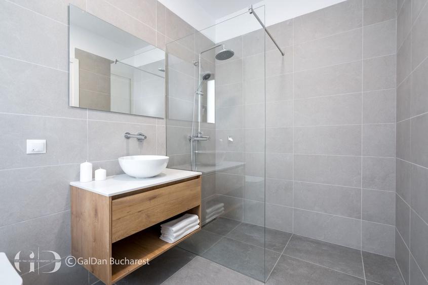 Casă individuală cu 5 camere cu Canalizare în Pipera