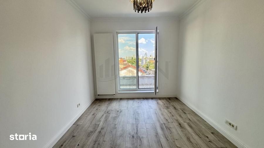 Apartament cu 3 camere decomandat în Colentina