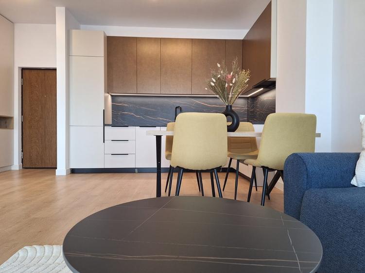 Apartament cu 2 camere semidecomandat, mobilat în Florești