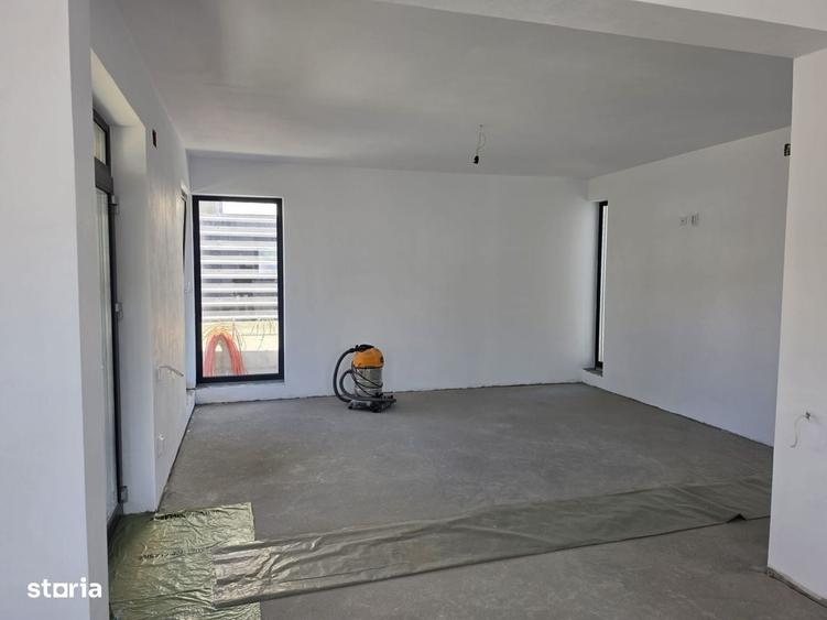 Casă cu 3 camere în Geamăna