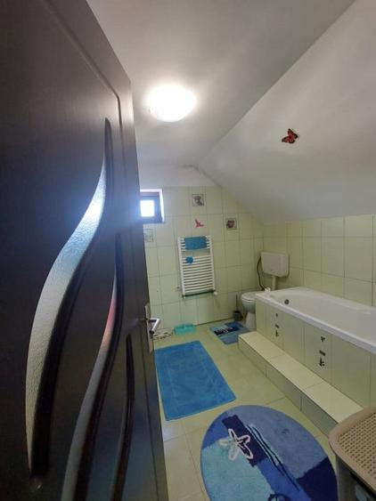 Casă individuală cu 6 camere cu Canalizare în Săucești