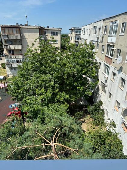 Apartament cu 3 camere semidecomandat în Valea Călugărească