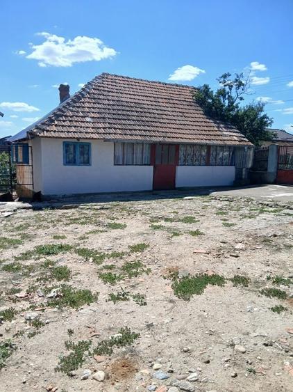Casă cu 3 camere în Săpata