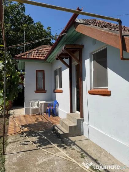 Casă cu 4 camere cu Teren 1000 Mp în Ciorani