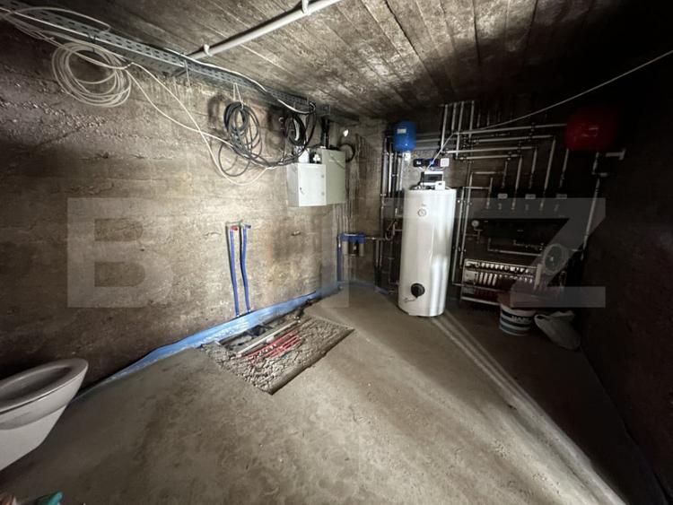 Casă cu 5 camere cu Teren 400 Mp în Central