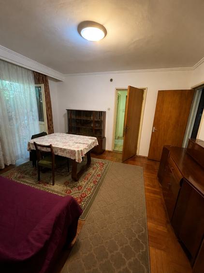 Apartament cu 3 camere semidecomandat în Trivale