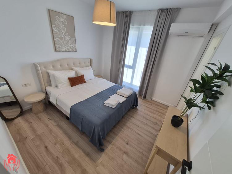 Apartament cu 3 camere semidecomandat, mobilat în Pipera