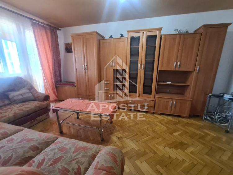 Apartament cu 3 camere decomandat, mobilat în Complex Studențesc