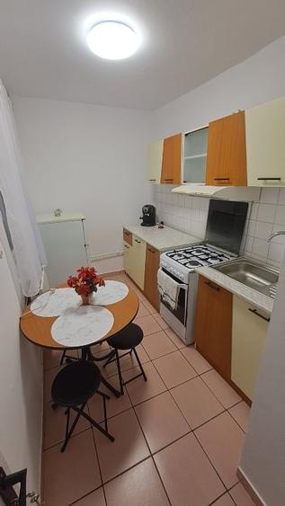 Garsonieră decomandată în Complex Studențesc