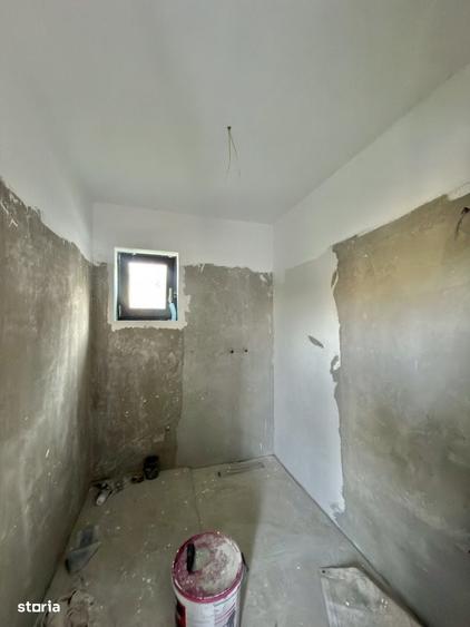 Casă cu 4 camere în Sânmihaiu Român