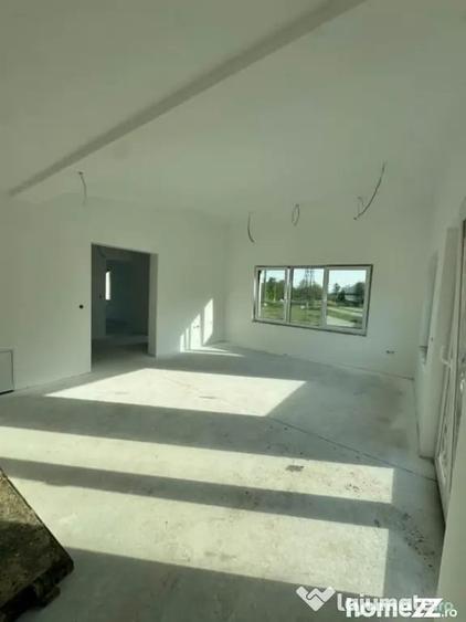 Casă cu 3 camere cu Teren 9000 Mp în Tăuții-Măgherăuș