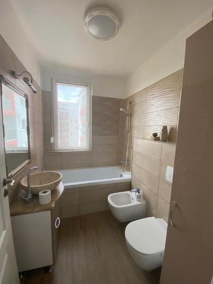 Apartament cu 3 camere decomandat, mobilat în Micălaca