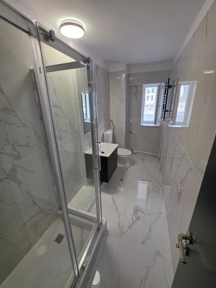 Apartament cu 3 camere decomandat în P-ța Unirii