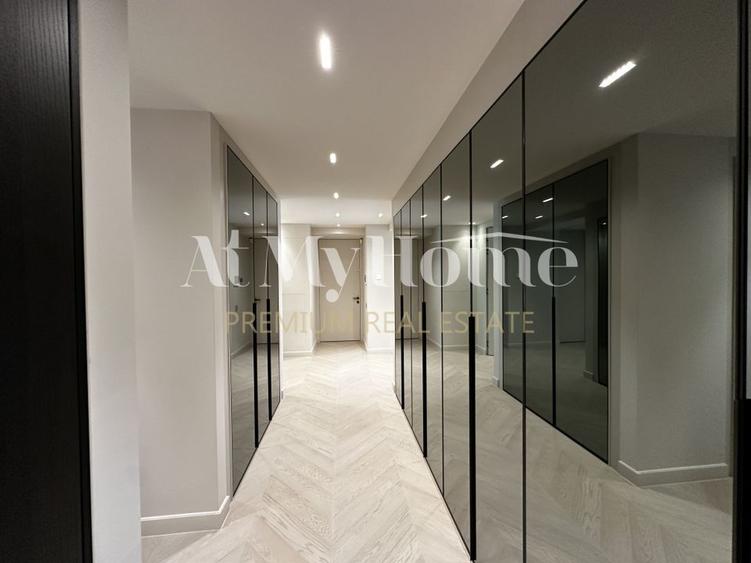 Apartament cu 4 camere decomandat în Kiseleff