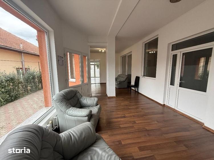 Casă cu 4 camere cu Teren 430 Mp în Cetate