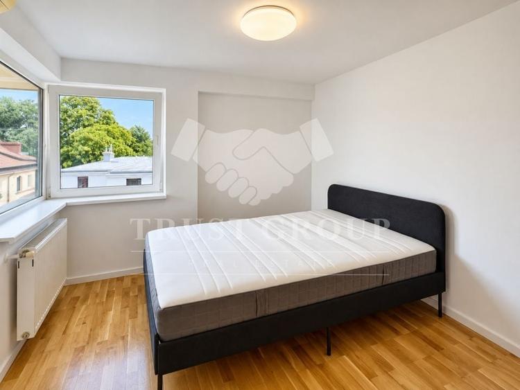 Apartament cu 3 camere semidecomandat, mobilat în Aviatorilor