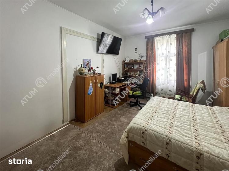 Apartament cu 4 camere decomandat în Central