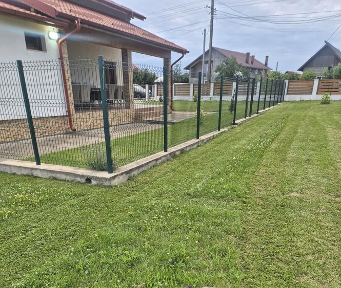 Casă individuală cu 4 camere cu Canalizare în Sinești