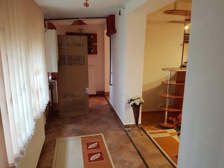 Apartament cu 3 camere decomandat în Lipovei
