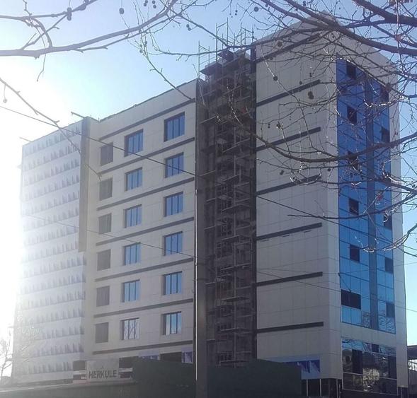 Birou, de 2,240 mp, în Vitan Mall